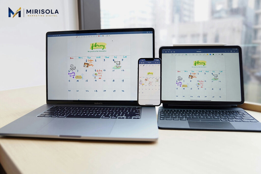 Especialista da Mirisola Marketing Digital analisando sites e landing pages